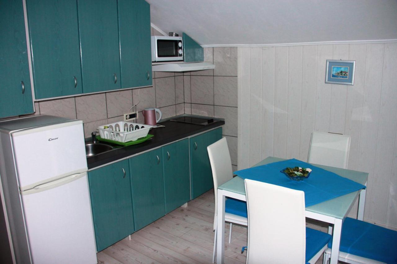 Apartments Zara & Jan Brzac Экстерьер фото